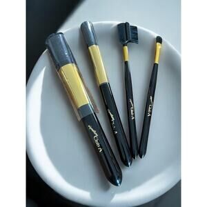 4 Makeup Facial Brushes Set Eyes Blush Face NEW Signature A Club